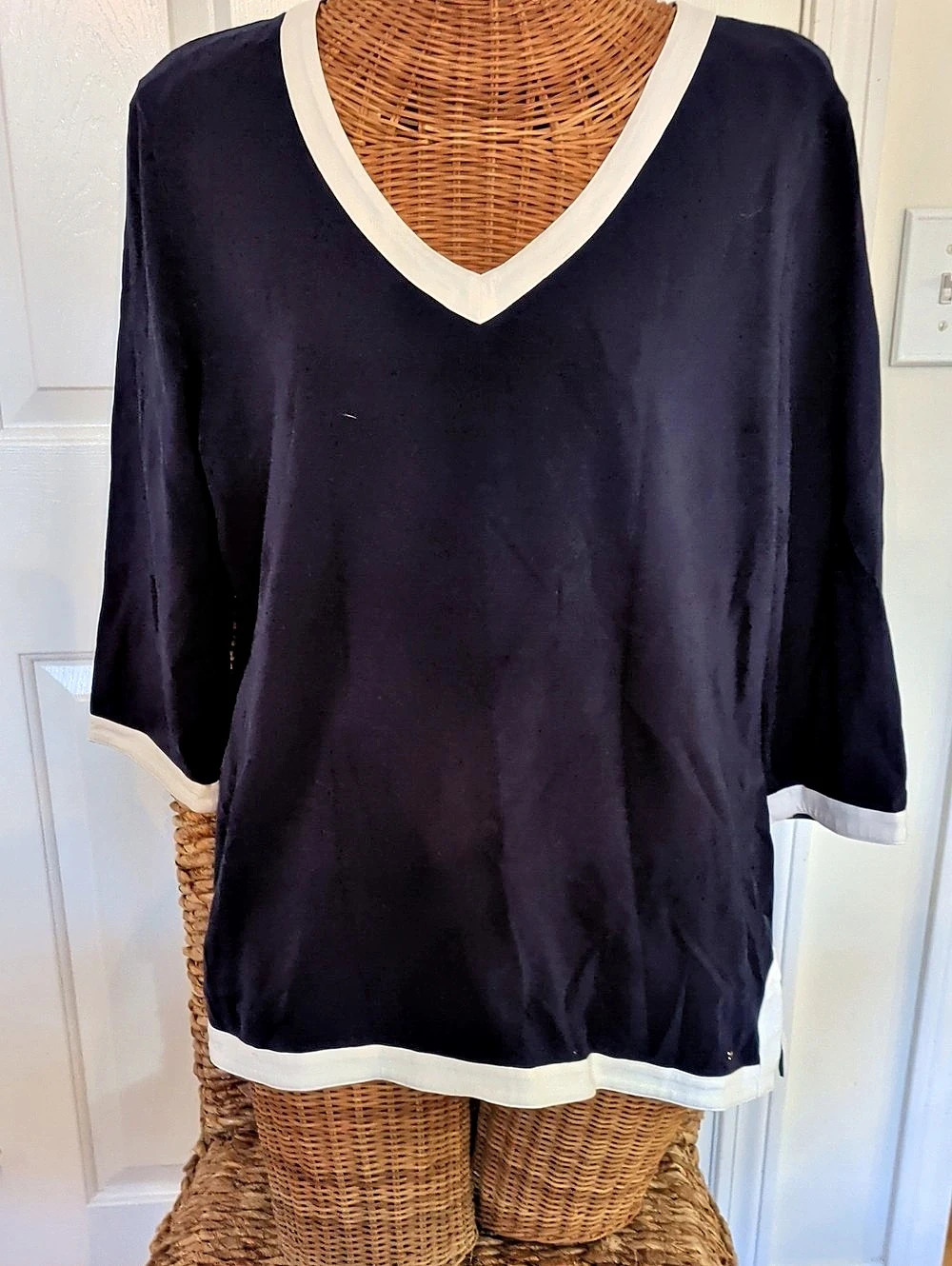 Tommy Hilfiger Women's Color Block V-Neck Tee XL